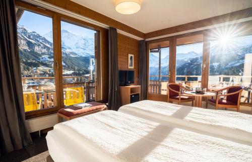 Nespecifikovaný výhled na hory nebo výhled na hory při pohledu z hotelu