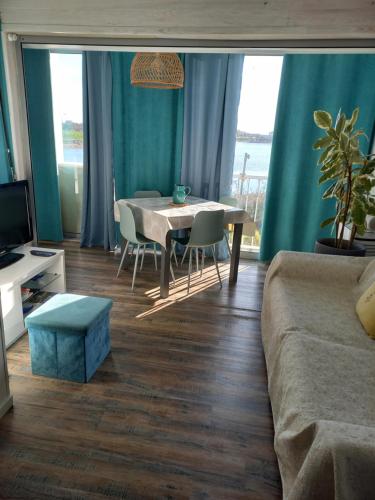 Coquet T3 bord lagon bras de mer cap d'Agde
