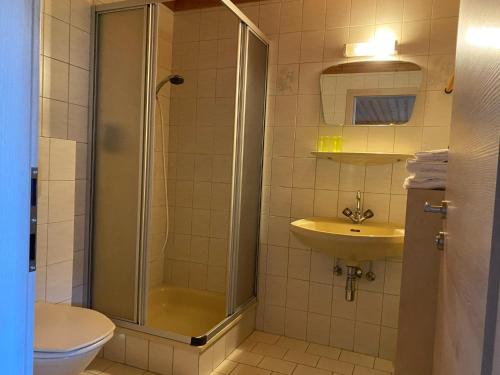 Residenz am Erzbach Top 2A - 2Bにあるバスルーム