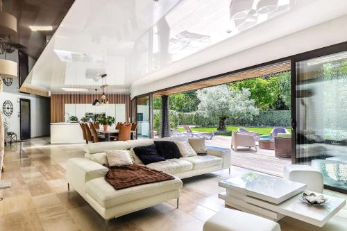 Photo de la galerie de l'établissement Sublime Maison d'architecte 9km Contis Plage, à Lit-et-Mixe