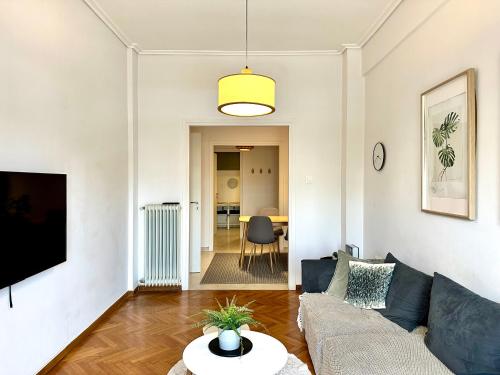 Modern 2BD with City View Near Acropolis