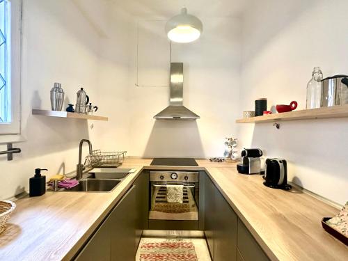 Modern 2BD with City View Near Acropolis