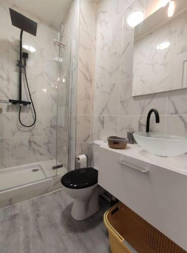 Logement de charme proche centre-ville - TV - WiFi