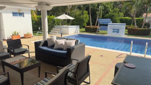 Fotografie z fotogalerie ubytování Casa con Air Hockey, Bolirana, Wi-Fi y Piscina v destinaci Carmen de Apicalá