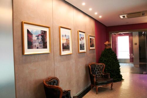 Χώρος καθιστικού στο Hotel Samasa Fundao