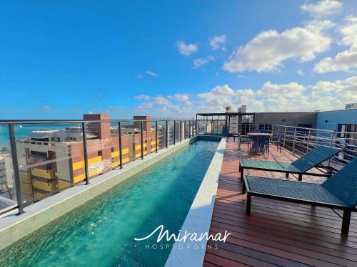 Kolam renang di atau dekat dengan Edifício UMI- Intermares