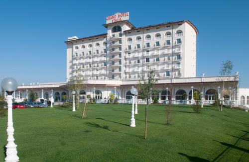 Grand Hotel Italia — Facade/entrance