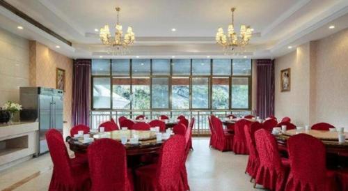 Photo de la galerie de l'établissement Vienna Hotel Guizhou Anshun Huangguoshu Waterfall Scenic Spot, à Anshun