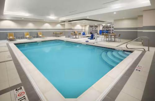 Hampton Inn & Suites Denver Downtown Convention Center Image
