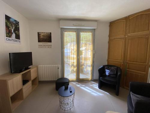 Appartement cosy Cauterets, télécabine, parking, Wi-Fi, 4 pers - FR-1-812-79