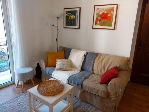 Appartement traversant avec balcon au centre de Cauterets - FR-1-812-65