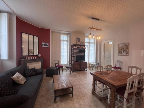 Appartement lumineux avec 2 ch. au cœur de Cauterets - FR-1-812-70