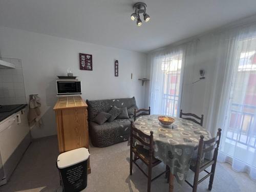 T2 pour 4 personnes, parking, Cauterets - FR-1-812-122