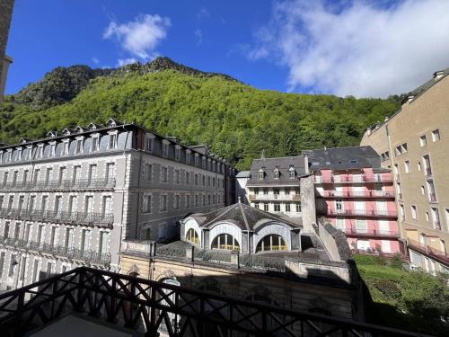 Appartement lumineux avec balcon au centre de Cauterets - FR-1-812-121