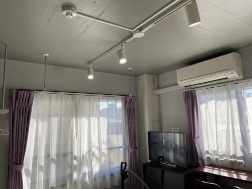 HW HILLS Komagome 401 by Tranova