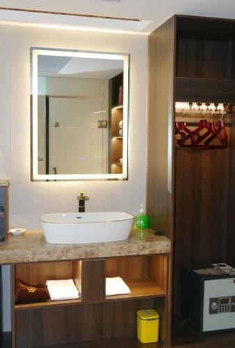 Bilik mandi di Jinan Yuquan Simpson Hotel