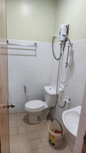 Ένα μπάνιο στο Screaming Gecko Hostel