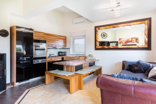 Livadice - App MaRa - MPolo