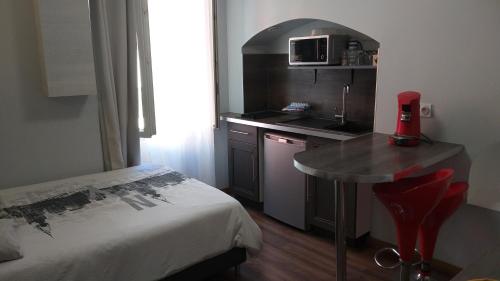 صورة لـ Charmant Studio au cœur historique de Fréjus في فريجوس