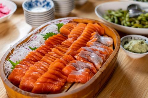 Еда / где поесть недалеко от рёкана