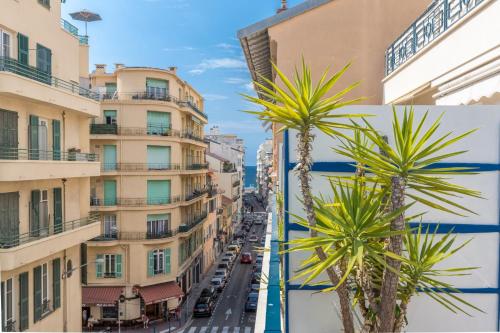 Studio with large terrace sea view 4th floor