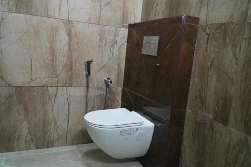Ένα μπάνιο στο UJ Pallazzio - Business Class Luxury Hotel