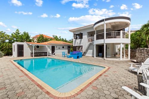 Piscina a Cas Coral o a prop