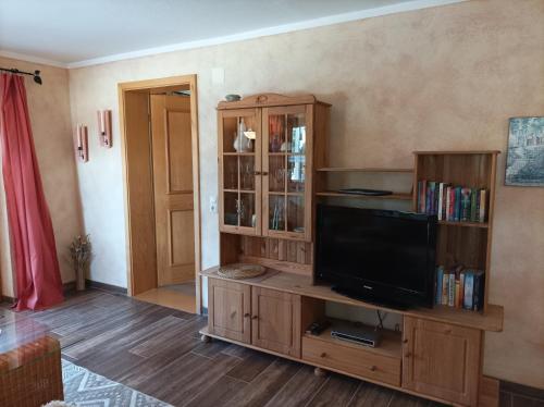 TV a/nebo společenská místnost v ubytování Ferienwohnung Ilona, Armin & Simon Funke