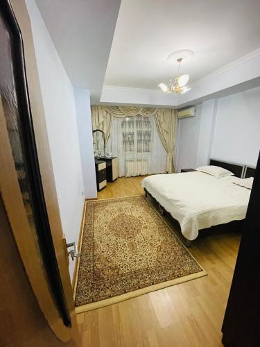 Llit o llits en una habitació de Kamal Şefi