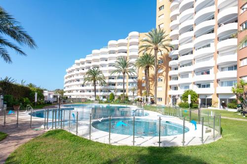 Moderno estudio y piscina a 50 metros de la playa