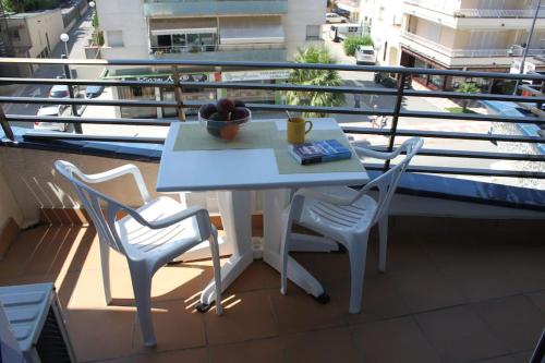 Cozy, sunny and close to the beach