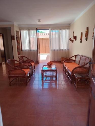 Гостиная зона в Casa amoblada
