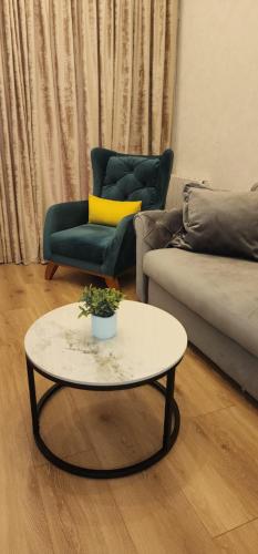 Χώρος καθιστικού στο Aura Vake, Luxury Apartment