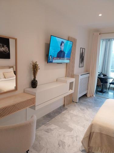Palm beach Cannes La Brise