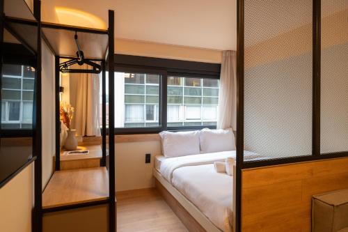 Ermou Boutique Suites by Nest