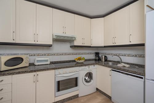 3 Bedroom, sea front & sea view, plunge pool