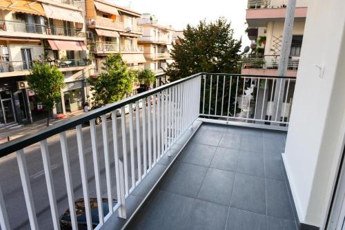 Urban Luxury Side 1