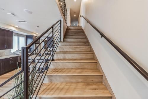 Φωτογραφία από το άλμπουμ του Epitome of Newport Beach Living Steps from Beach σε Νιούπορτ Μπιτς