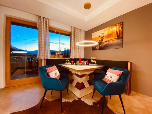 Chalet Platzhirsch Zillertal Panoramablick Sauna Ski out