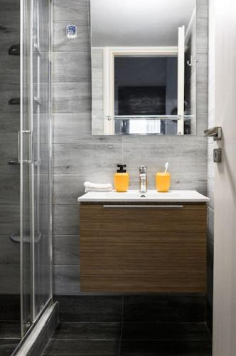 Piraeus Gem - Netflix, Nespresso and Style