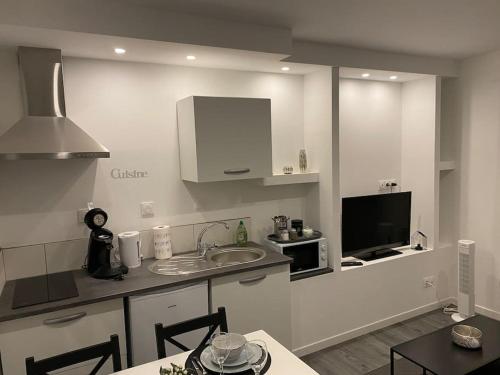 Superbe F2 - 1er étage proche centre ville 3P Wifi