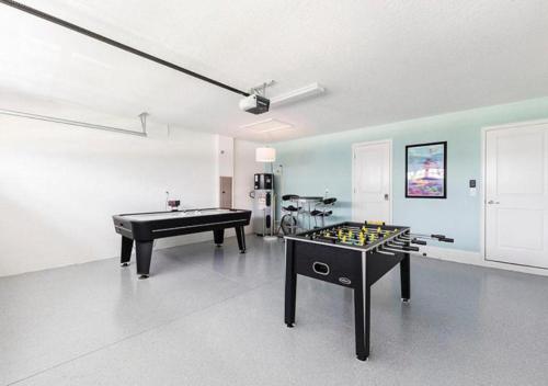 Stunning Home wPrivate Pool, minutes from Disney photo 51