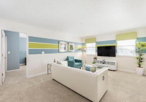 Stunning Home wPrivate Pool, minutes from Disney photo 53