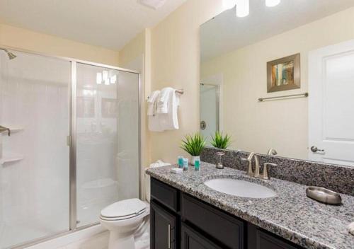 Stunning Home wPrivate Pool, minutes from Disney photo 54