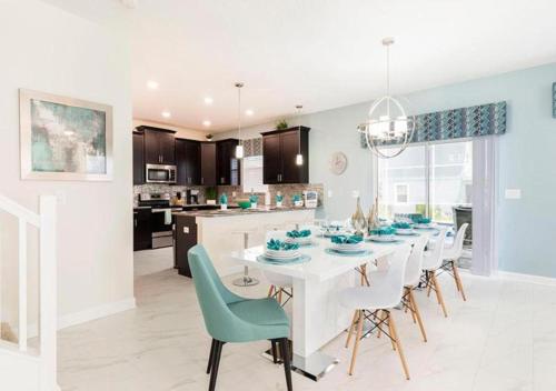 Stunning Home wPrivate Pool, minutes from Disney photo 55