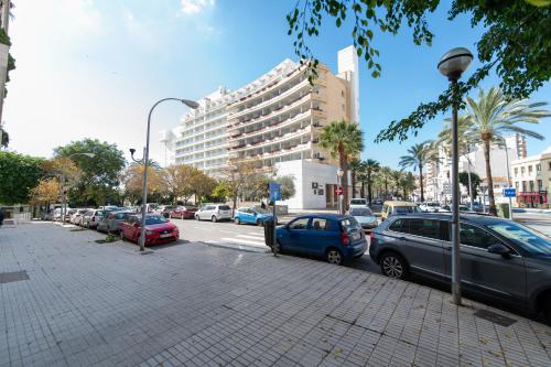 Frente al Mar y Paseo marítimo en el centro Marbella