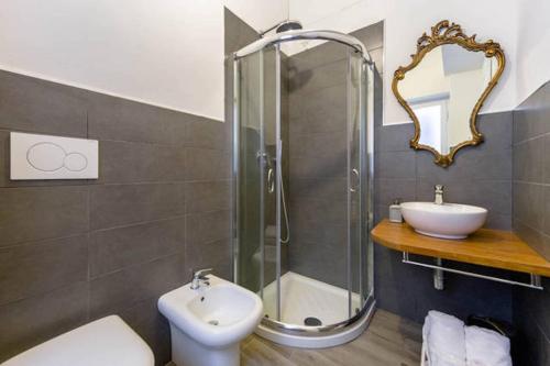 Koupelna v ubytování B&B I Portici Di Sottoripa