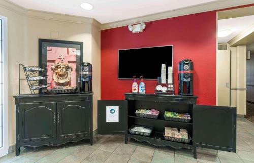 Et tv og/eller underholdning på Extended Stay America Suites - San Jose - Edenvale - South