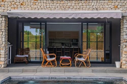 Αίθριο ή υπαίθριος χώρος στο Beach Strip Villa