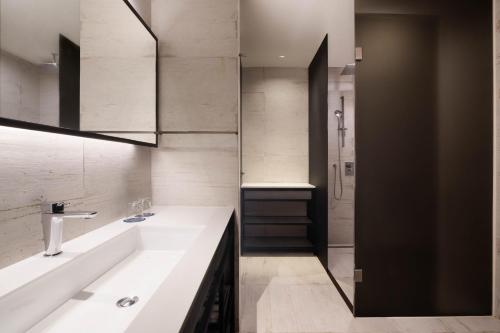 Ένα μπάνιο στο Four Points by Sheraton Seoul Gangnam